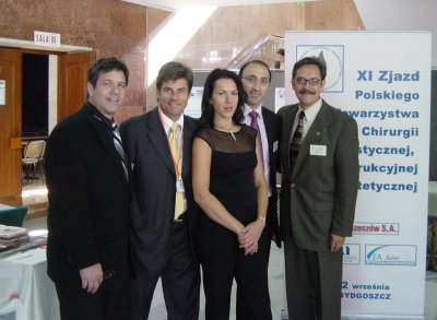 Od lewej stoją: Dr Ronald Shapiro, Dr  Jerzy Kolasiński, Dr Małgorzata Kolenda, Dr Bessam Farjo, Dr David Perez-Meza