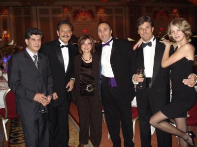 Gala Dinner w Las Vegas, od lewej stoją: dr Samir Ibrahim, dr David Perez-Meza z małżonką, dr Bessam Farjo i dr Jerzy Kolasiński z córką Weroniką