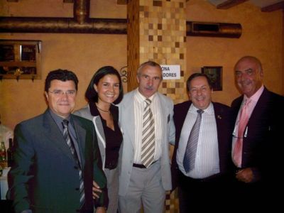 Dr Ramon Vila Rovira z Barcelony wraz z żoną  , Prof. Maciej Kurpisz, Prof. Juan Carlos Mendez Mendel z Wenezueli oraz Prof. Jurgen Schiefelbein z Gran Canaria.