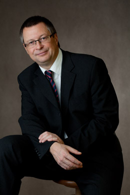 Dr Grzegorz Mikołajczak